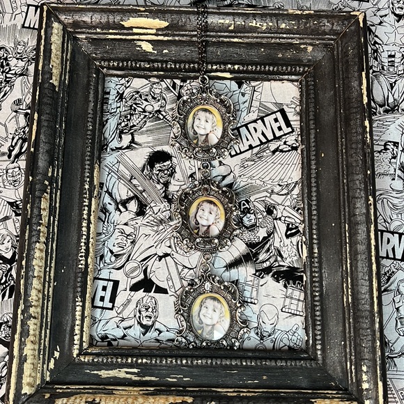 3 picture frames to hang - Picture 3 of 6